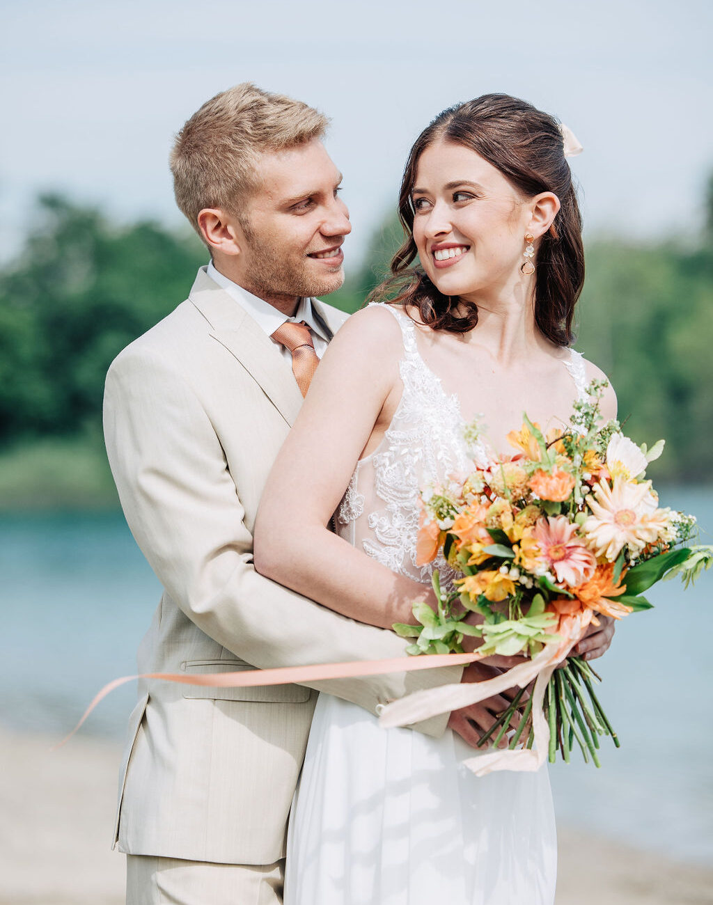 Individuelle Hochzeitsplanung München, Bayern, Österreich - Verliebtes Brautpaar